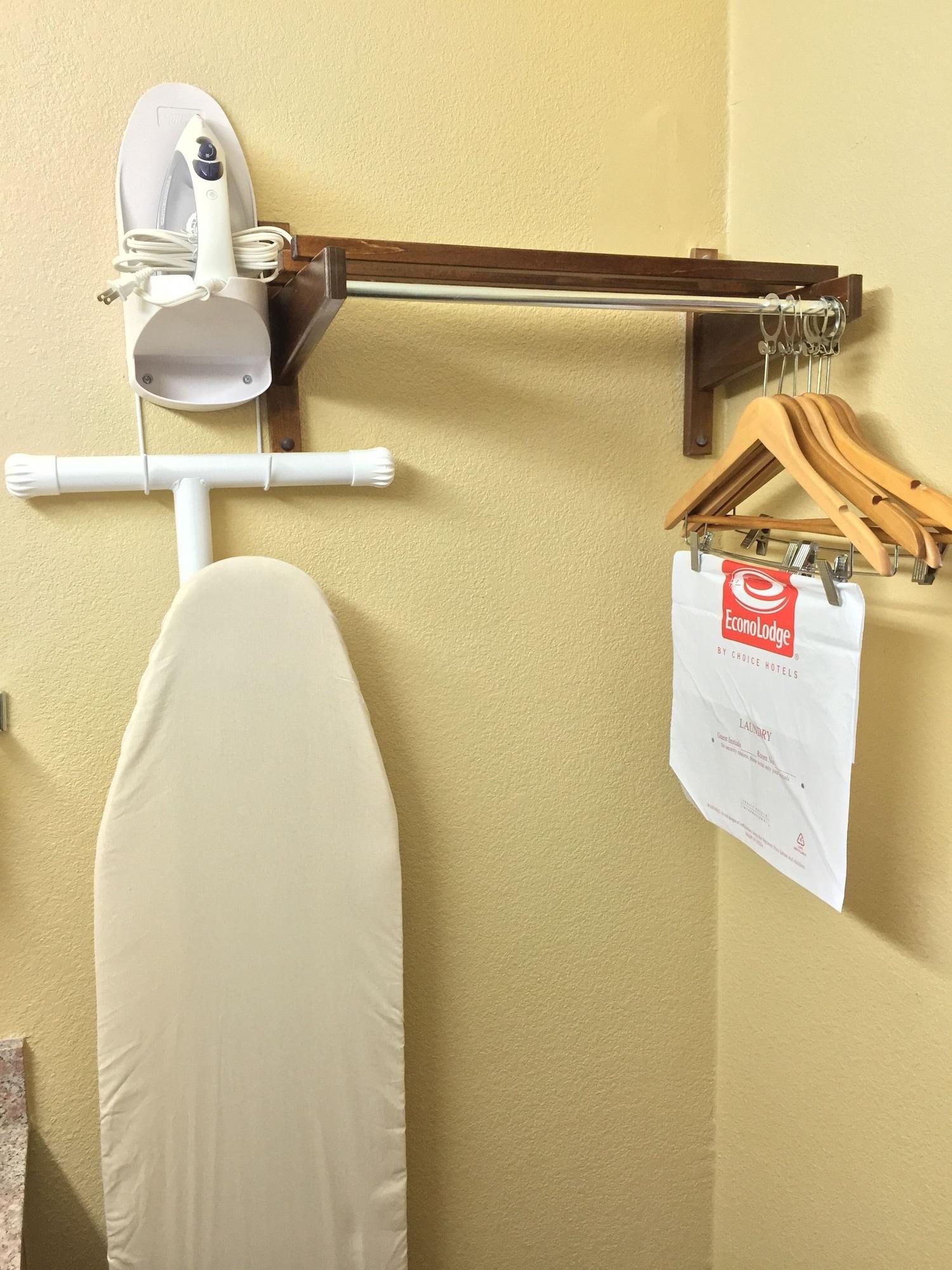 Econo Lodge White Pine Morristown I-81 & I-40 Split المظهر الخارجي الصورة